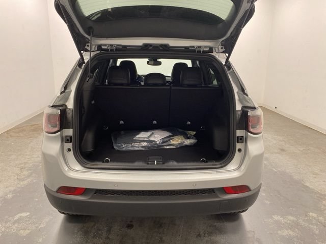 Used 2026 Jeep Compass Limited AWD/4WD image 25