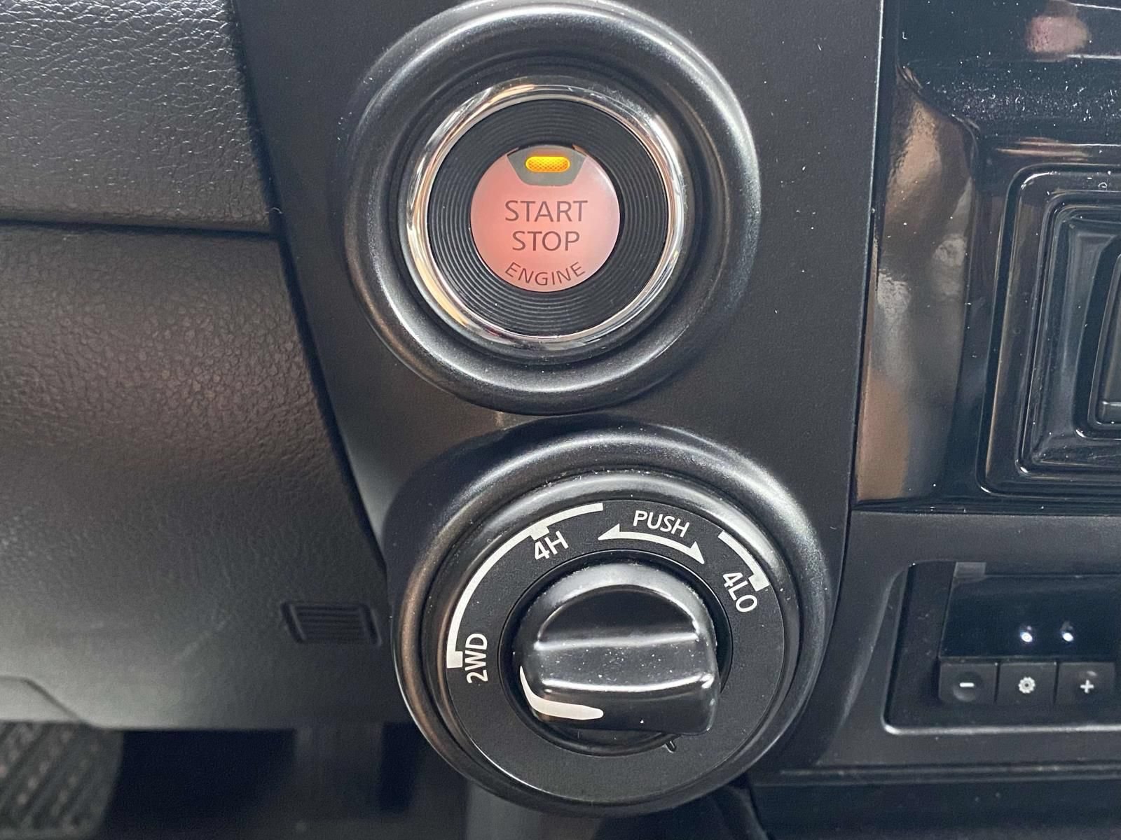Used 2021 Nissan Titan PRO-4X w/ Pro-4x Convenience Package AWD/4WD image 26