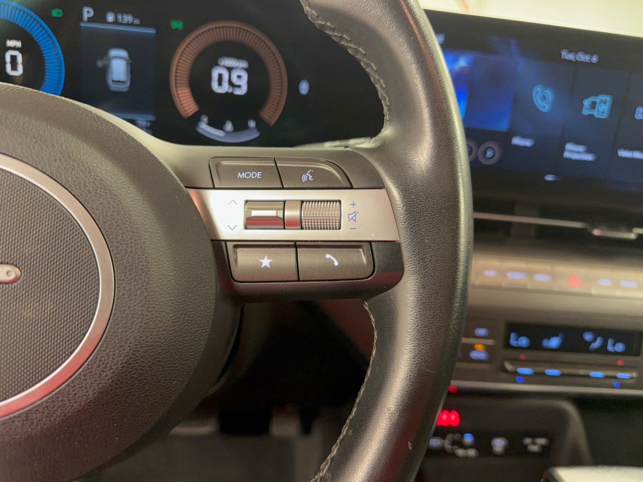 Used 2025 Hyundai Kona SEL AWD/4WD image 19