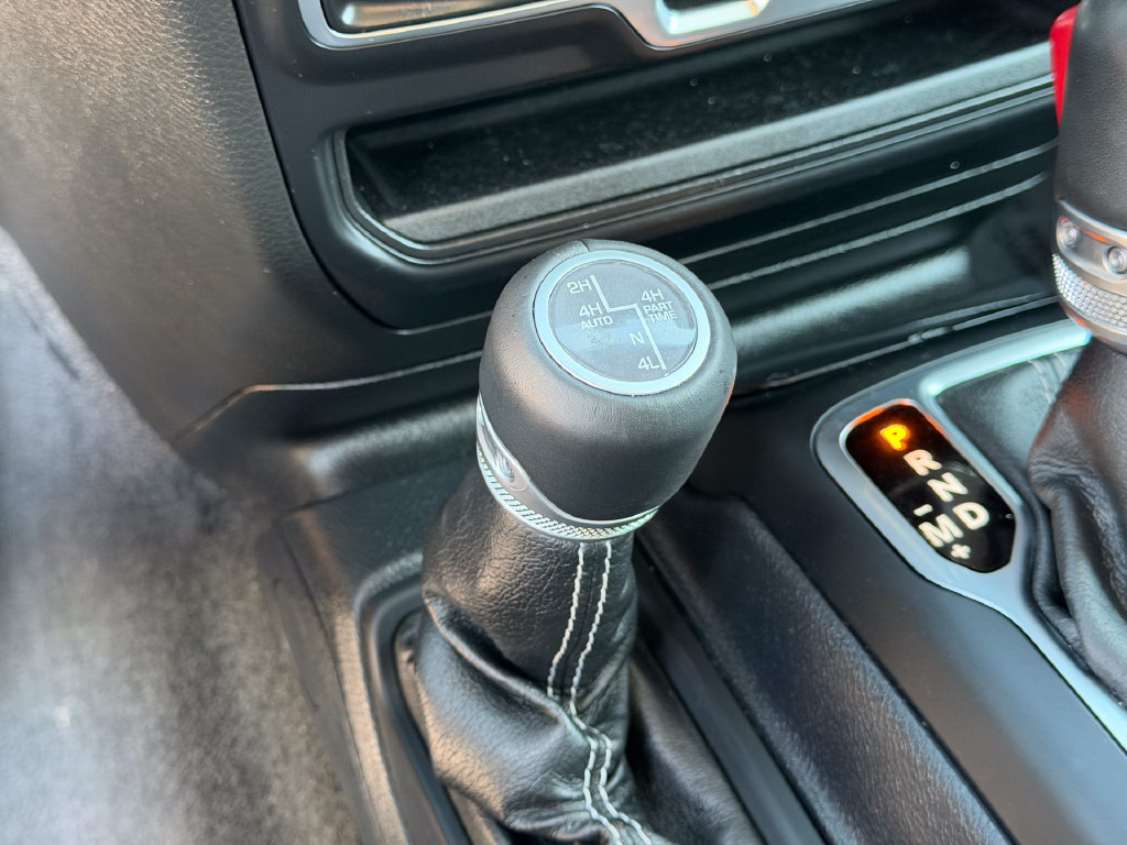 Used 2022 Jeep Wrangler Unlimited Sahara AWD/4WD image 31