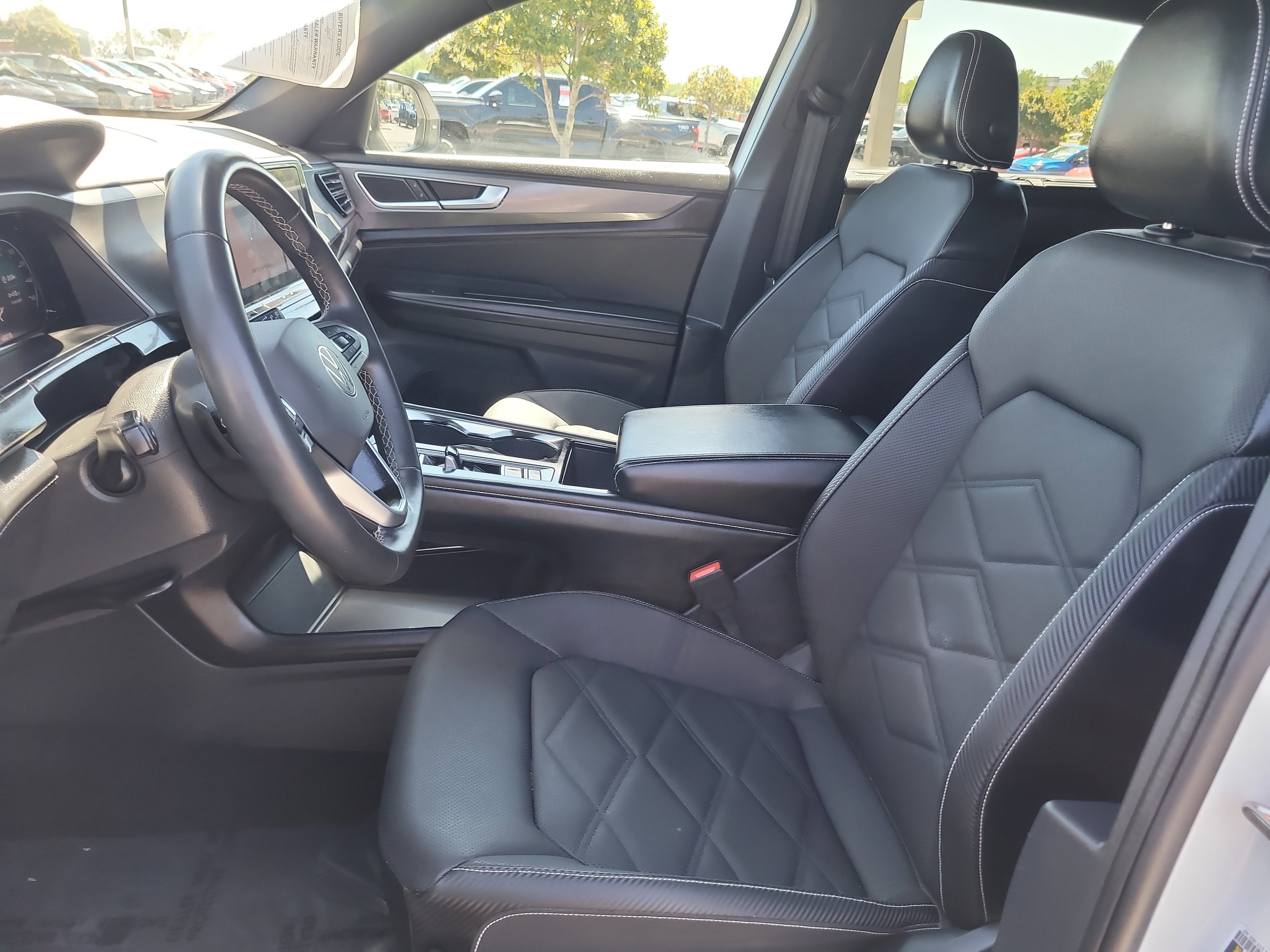 Used 2024 Volkswagen Atlas Cross Sport SE image 23