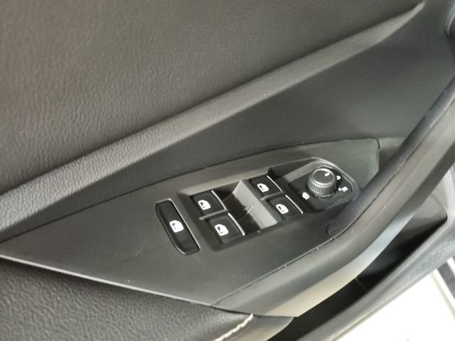 Used 2023 Volkswagen Jetta SE image 18
