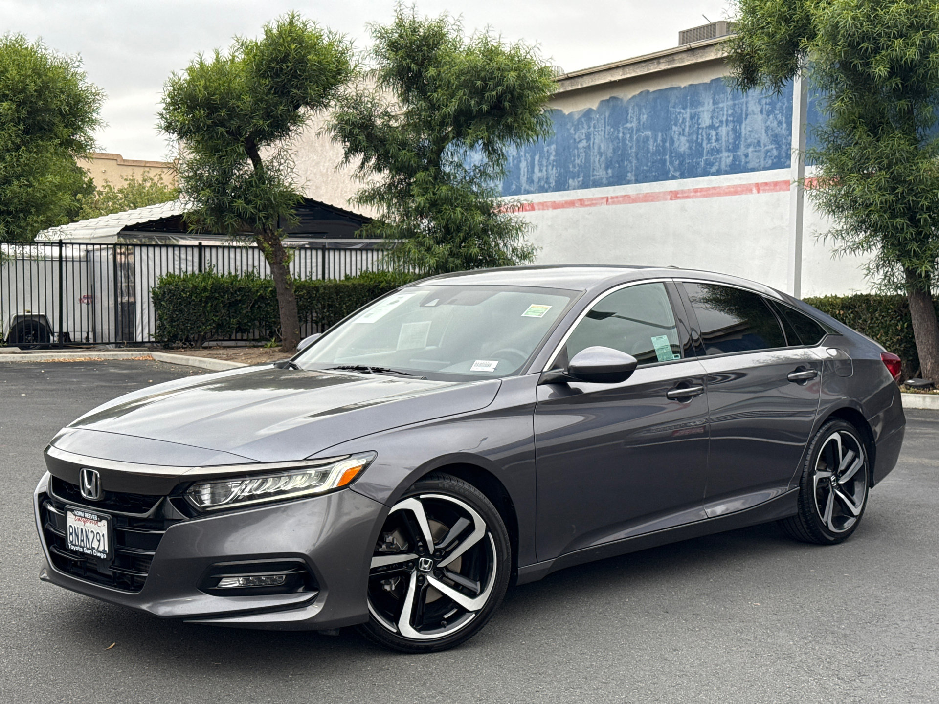 Used 2020 Honda Accord Sport image 2