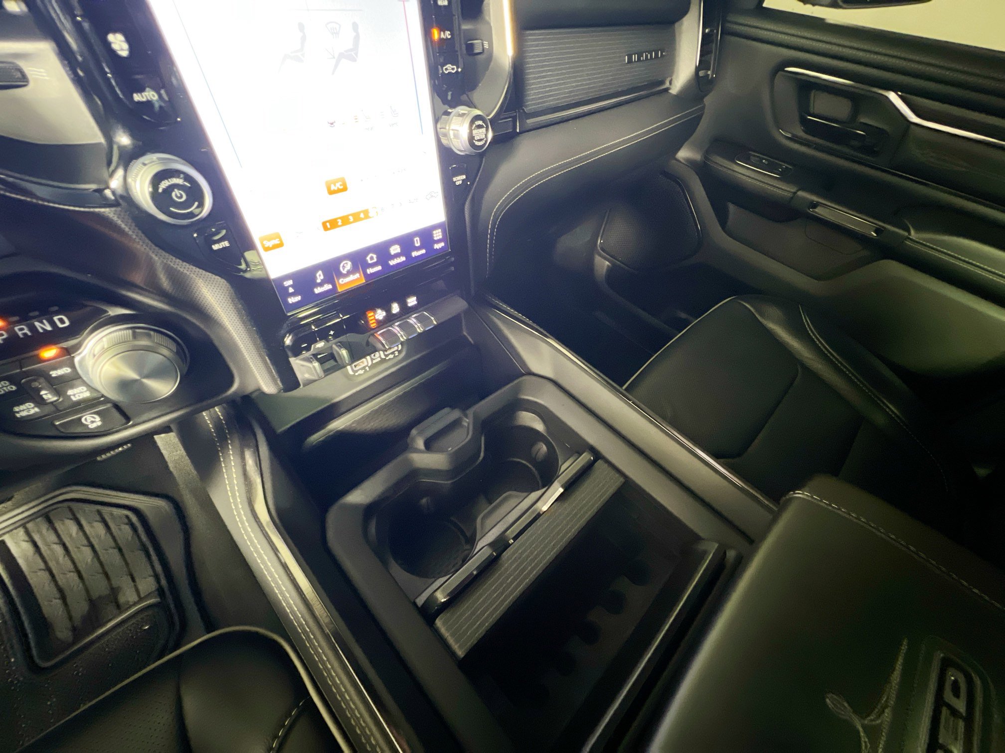 Used 2024 RAM 1500 Limited w/ Body Color Bumper Group image 26