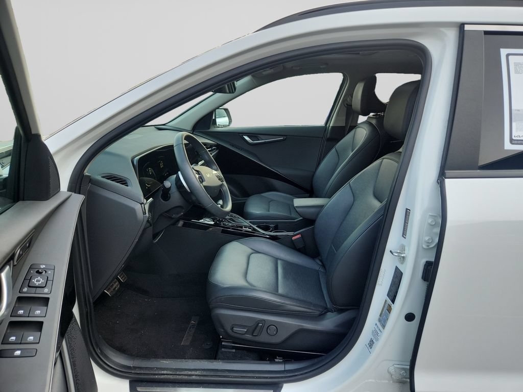 Certified 2024 Kia Niro SX Touring FWD image 9