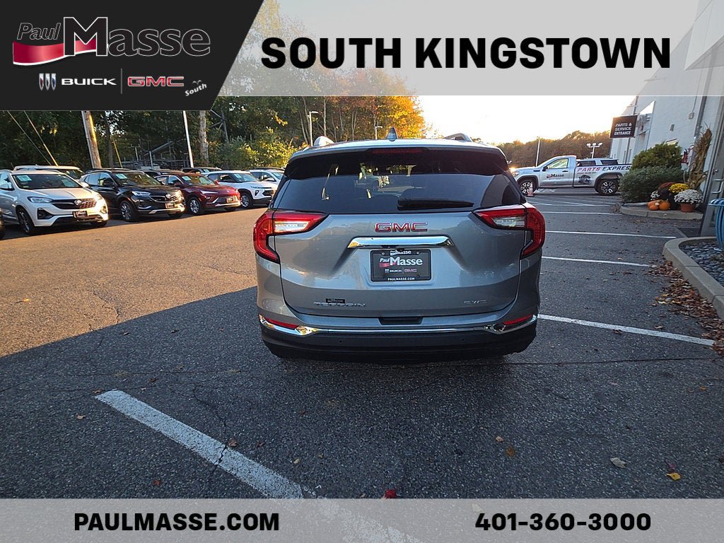 Used 2023 GMC Terrain SLT AWD/4WD image 5