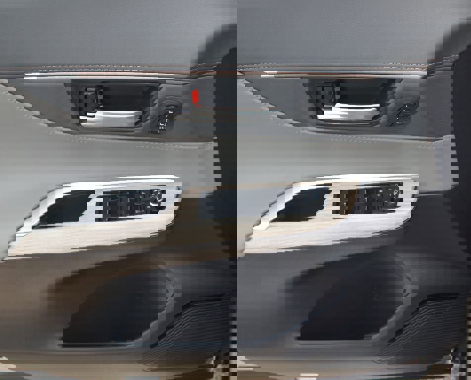 Used 2023 Toyota Venza Limited image 29