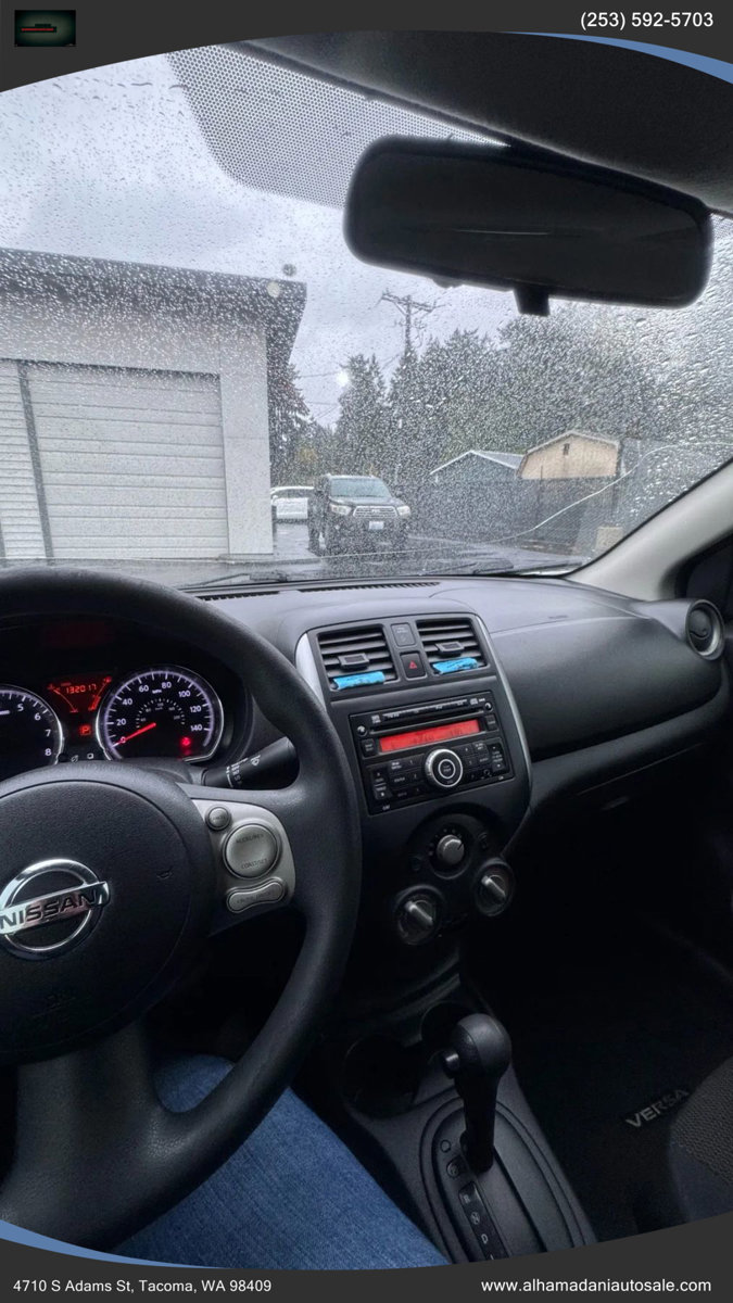Used 2012 Nissan Versa SV w/ Convenience Pkg image 14