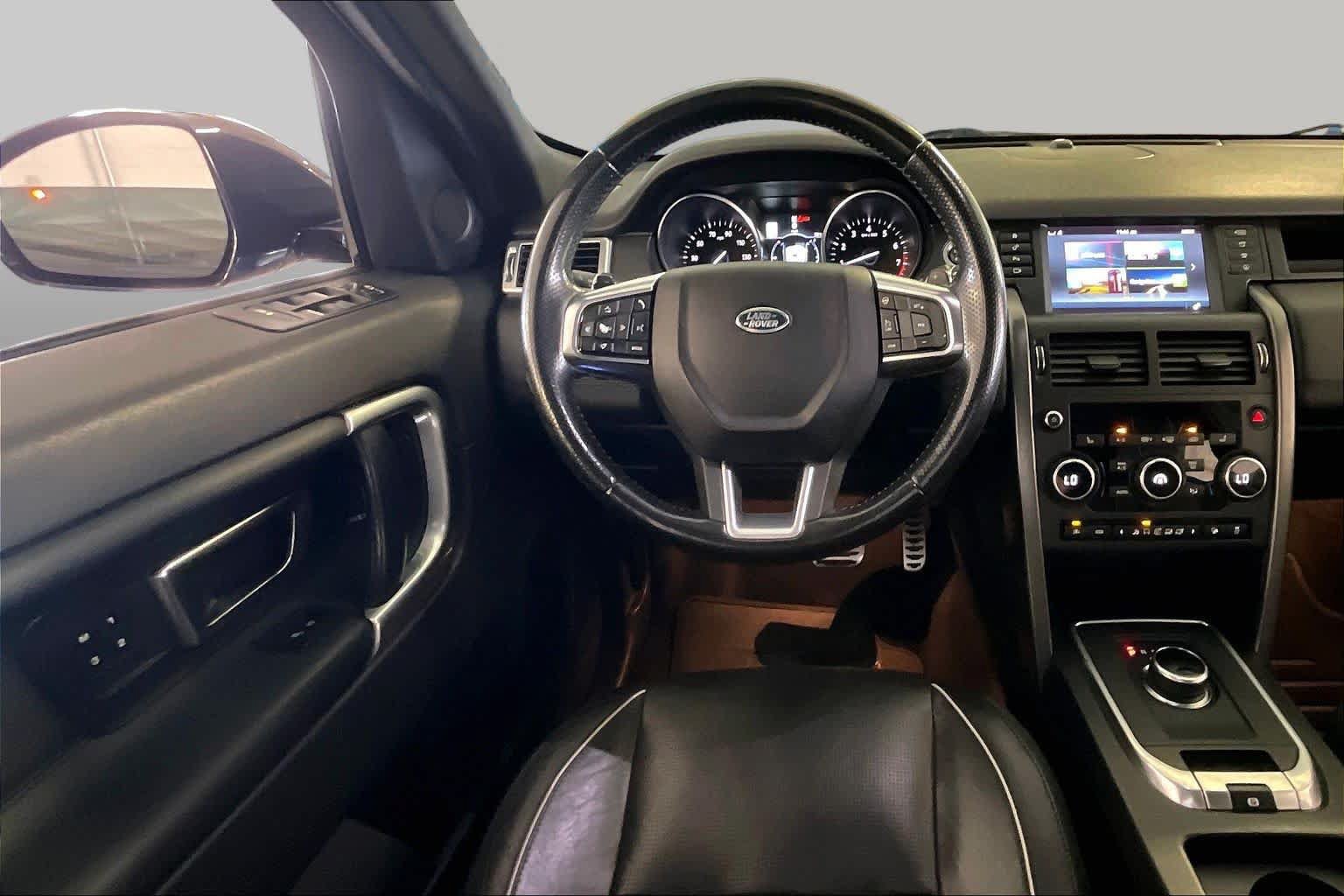 Used 2017 Land Rover Discovery Sport HSE Luxury AWD/4WD image 5