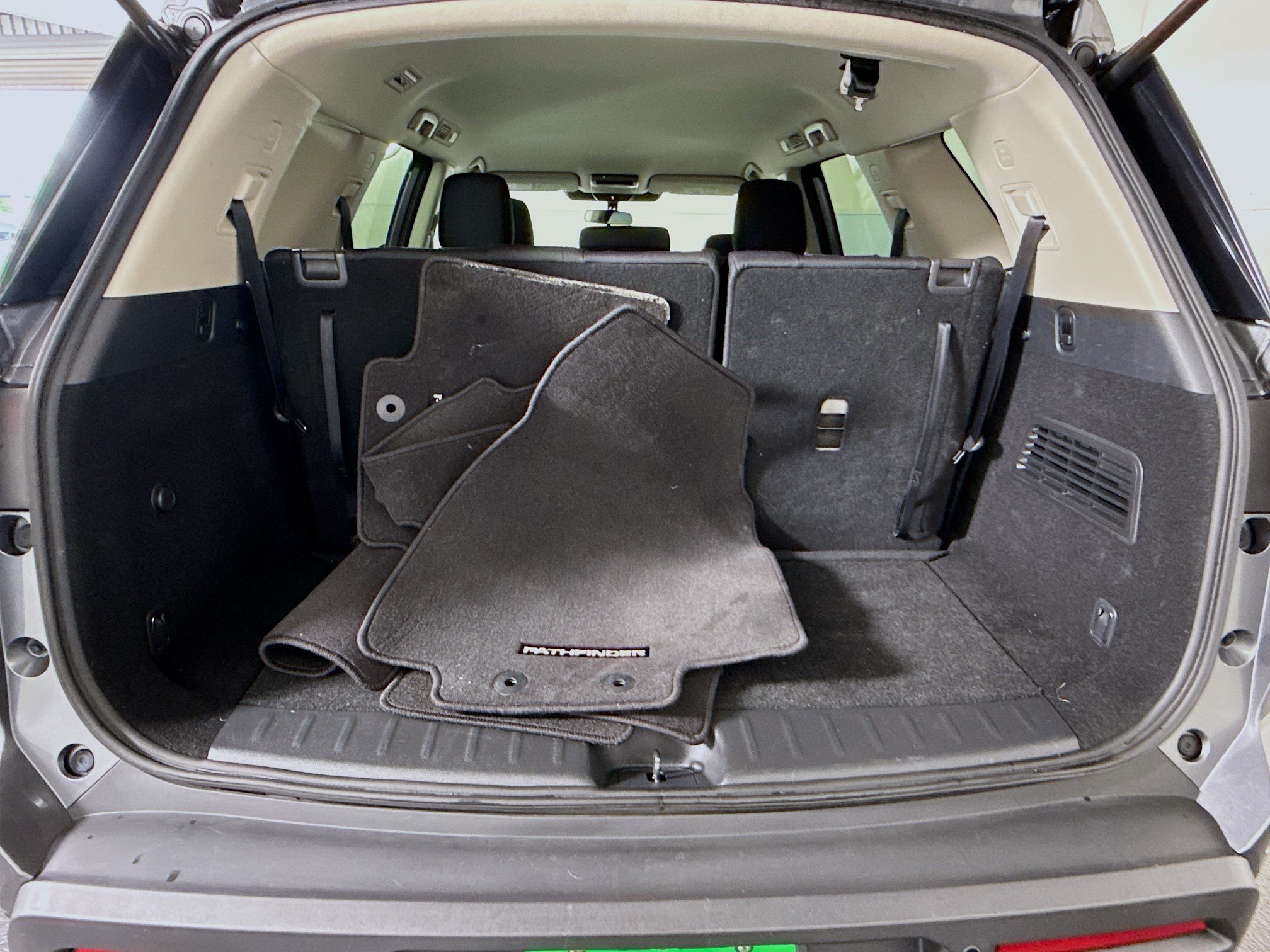 Used 2022 Nissan Pathfinder SV FWD image 35