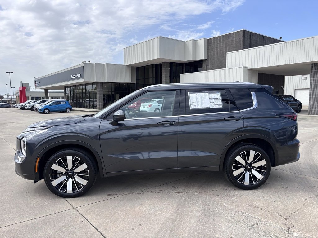 New 2025 Mitsubishi Outlander SEL image 4