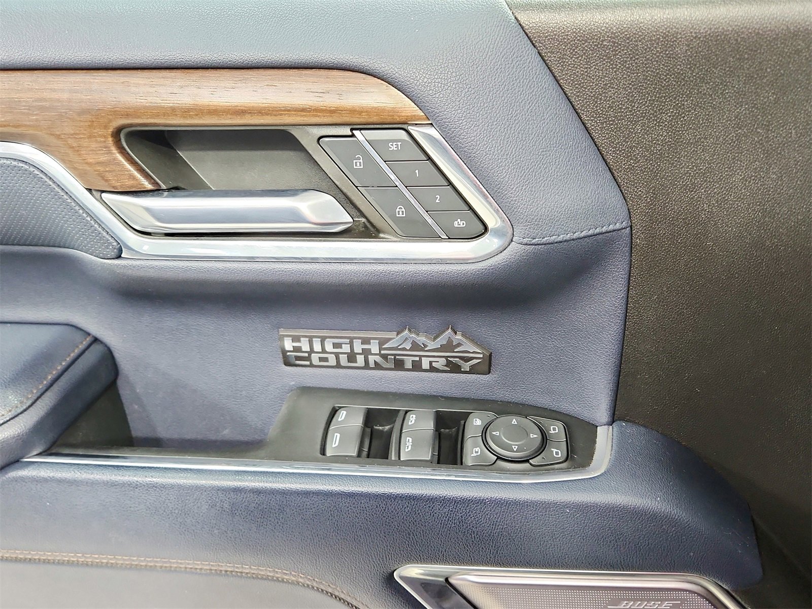 Used 2023 Chevrolet Silverado 1500 High Country w/ Technology Package image 34