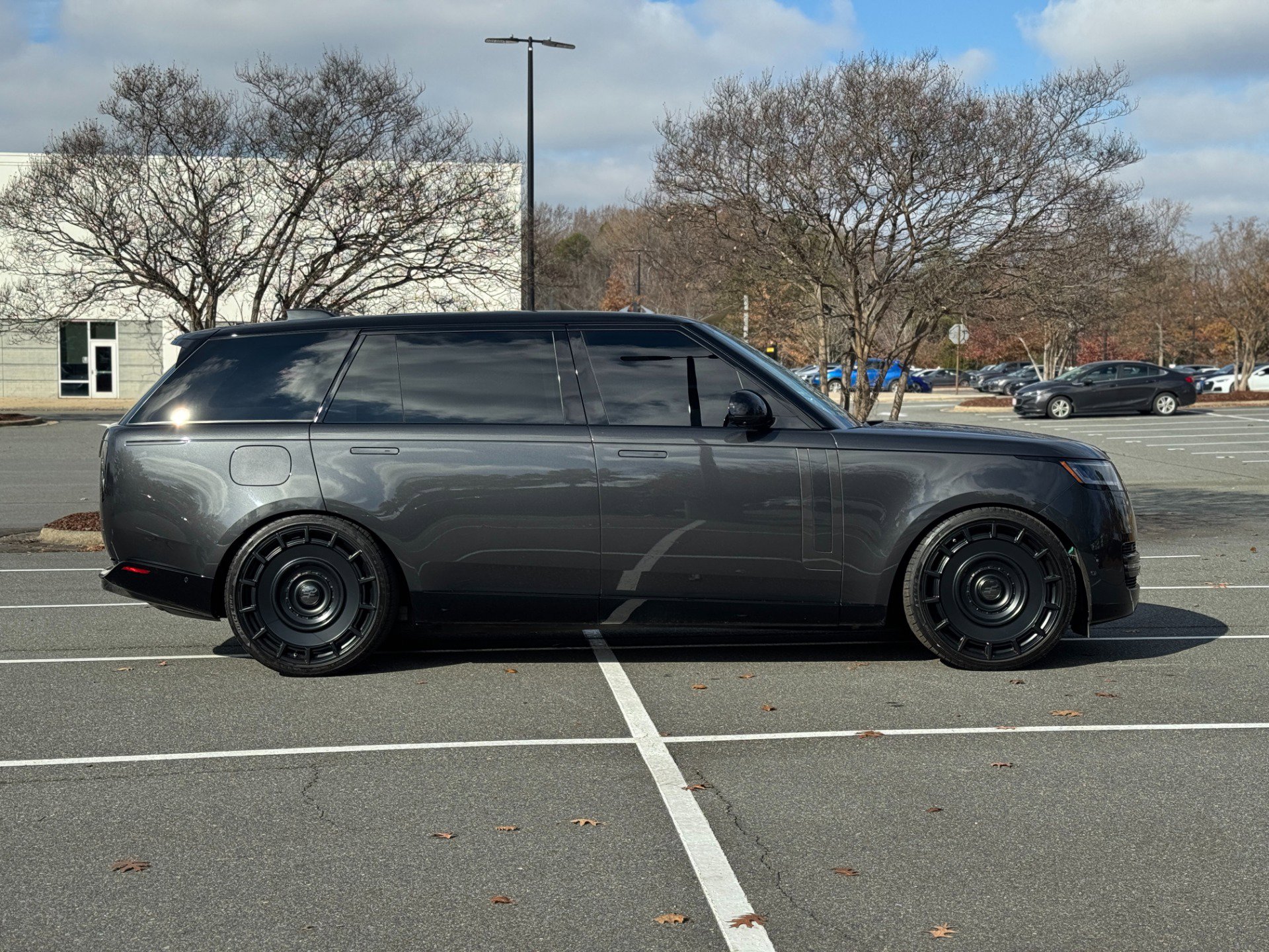 Used 2024 Land Rover Range Rover Long Wheelbase SE image 14