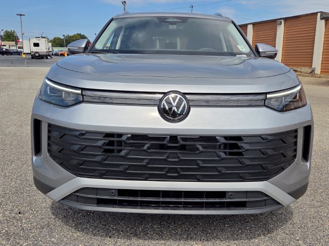 New 2026 Volkswagen Tiguan S FWD image 2