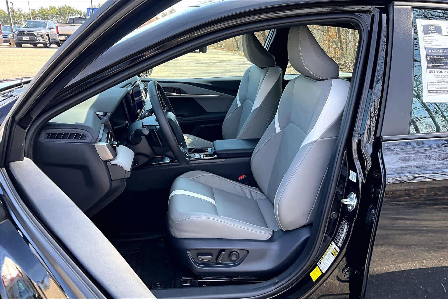 Used 2026 Toyota Camry SE w/ Convenience Package AWD/4WD image 9