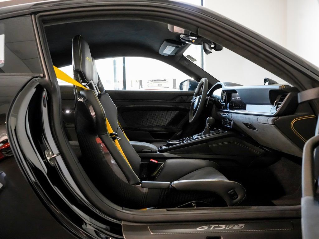 Certified 2025 Porsche 911 GT3 RS RWD image 26
