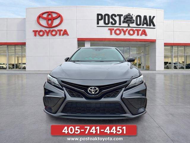 Used 2021 Toyota Camry SE FWD image 2