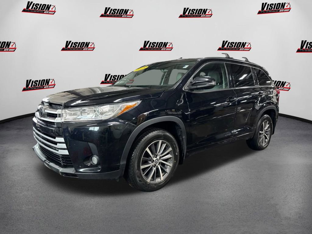 Used 2018 Toyota Highlander XLE image 1