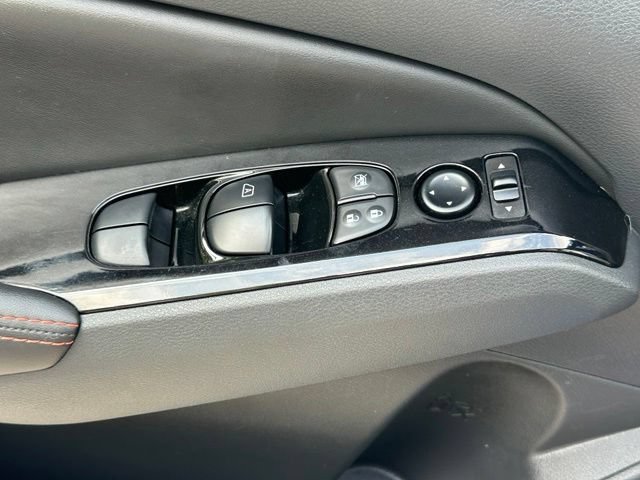 Used 2024 Nissan Altima 2.5 SR AWD/4WD image 19