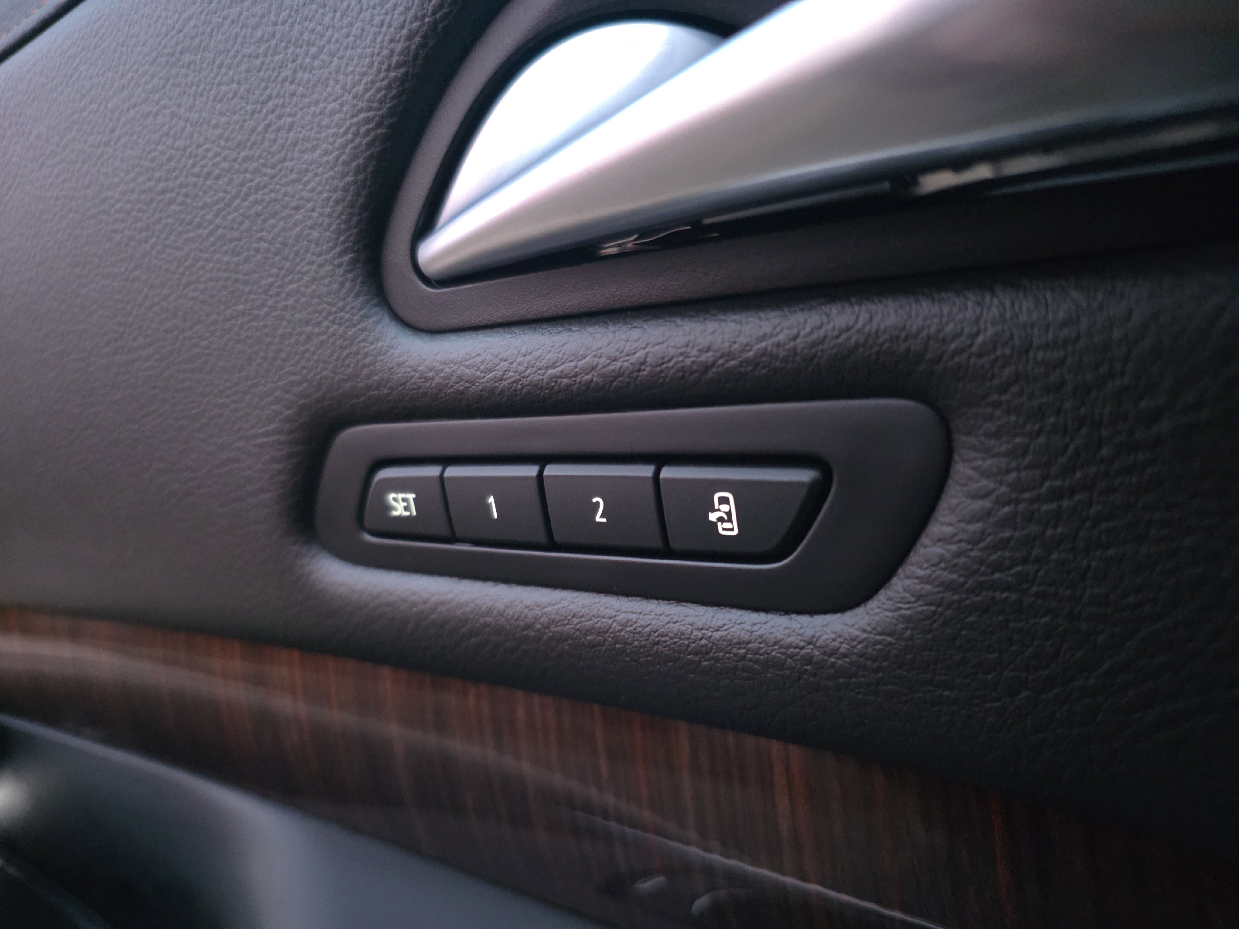 Used 2025 Cadillac XT4 Premium Luxury image 14