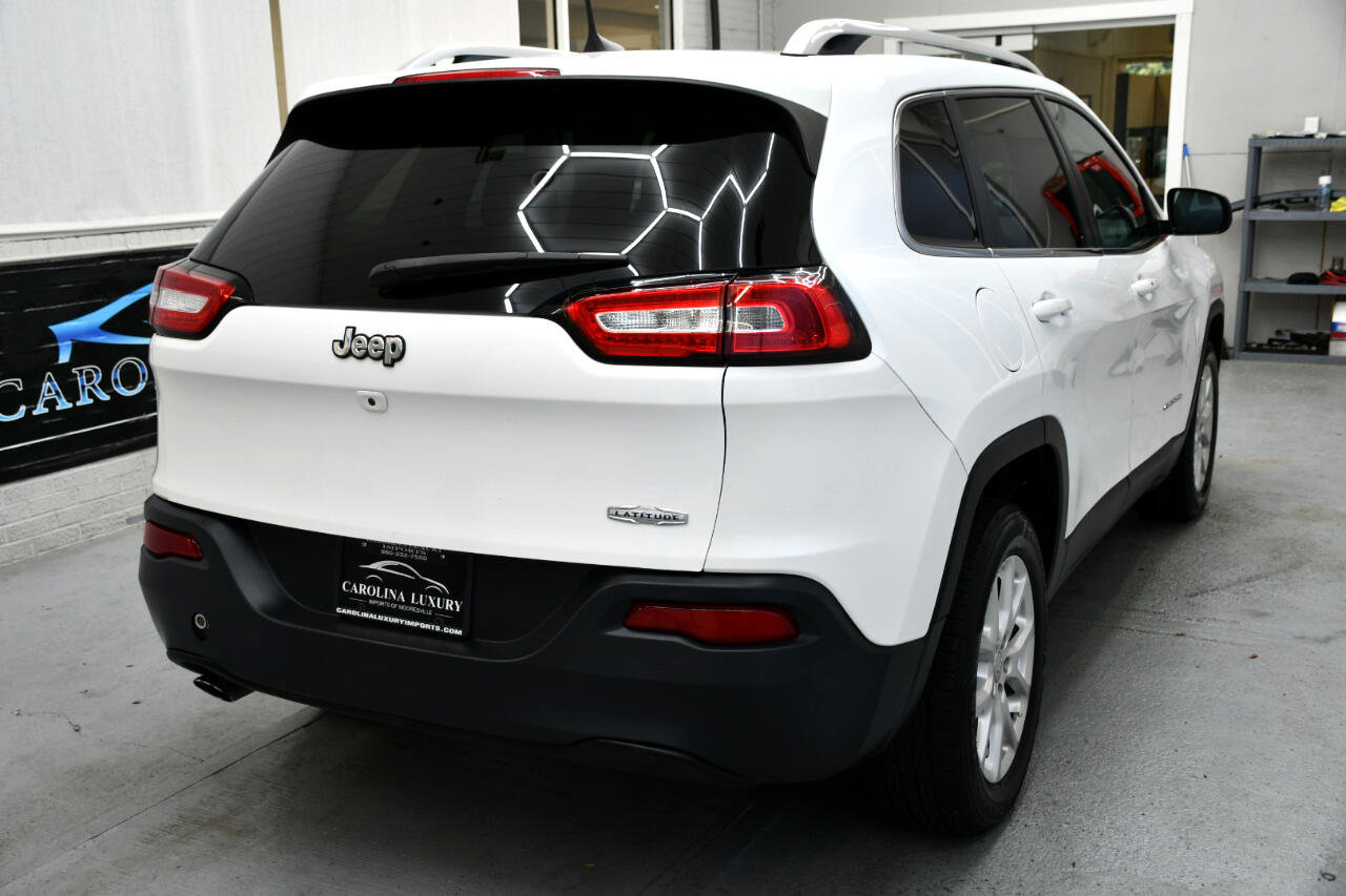 Used 2018 Jeep Cherokee Latitude Plus w/ Comfort/Convenience Group image 6