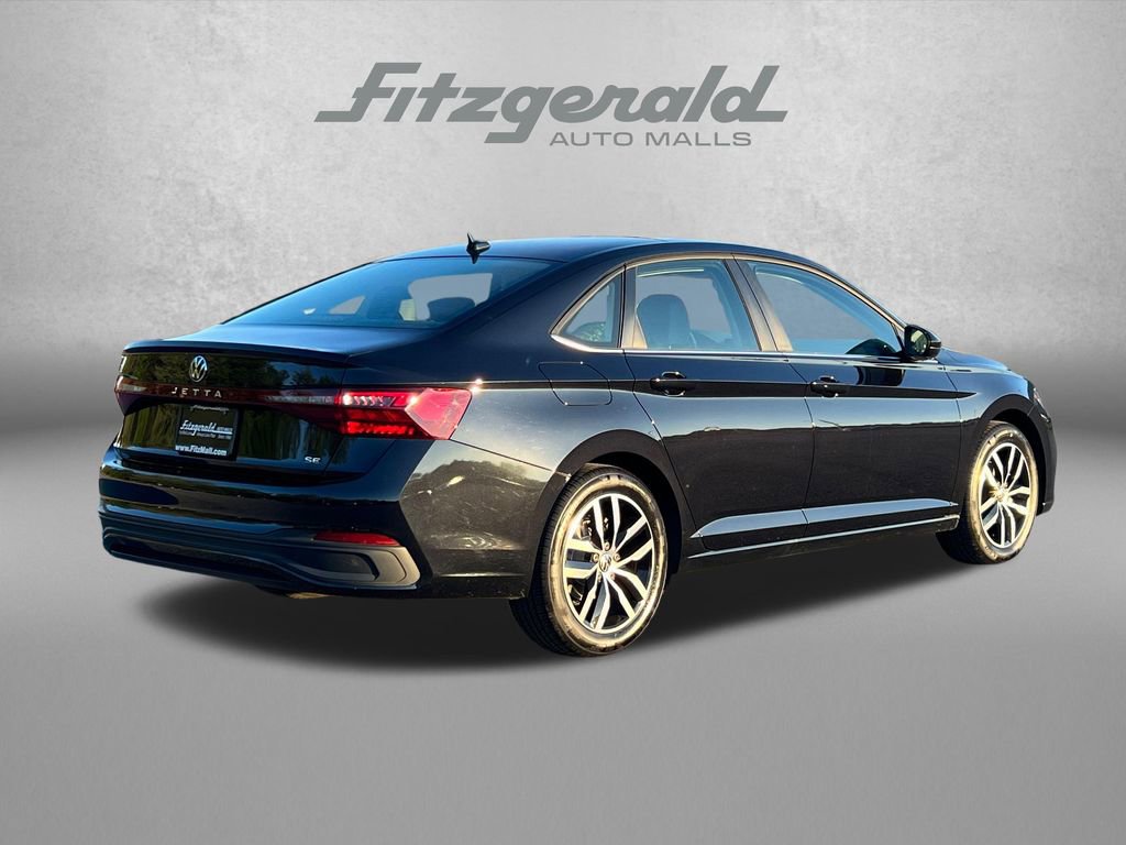 Used 2025 Volkswagen Jetta SE FWD image 7