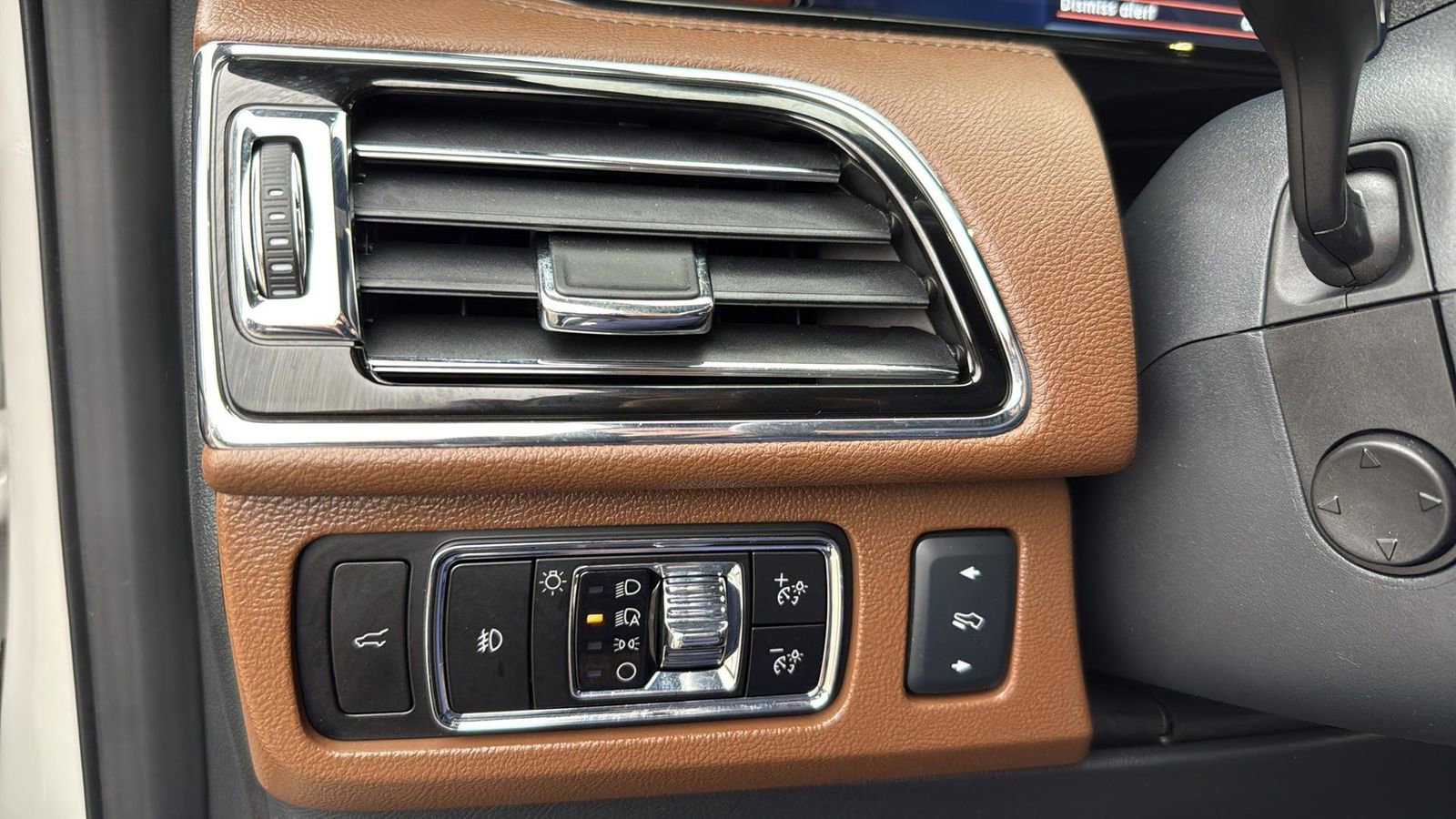 Certified 2024 Lincoln Navigator L Reserve image 18