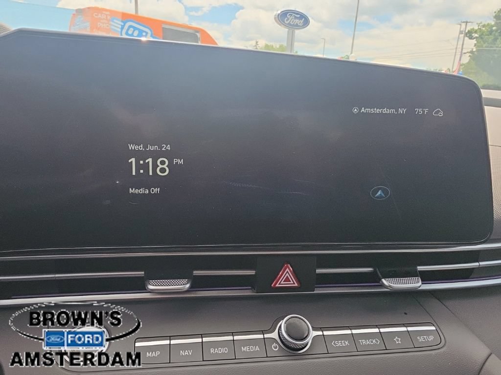 Used 2024 Hyundai Elantra SEL FWD image 13
