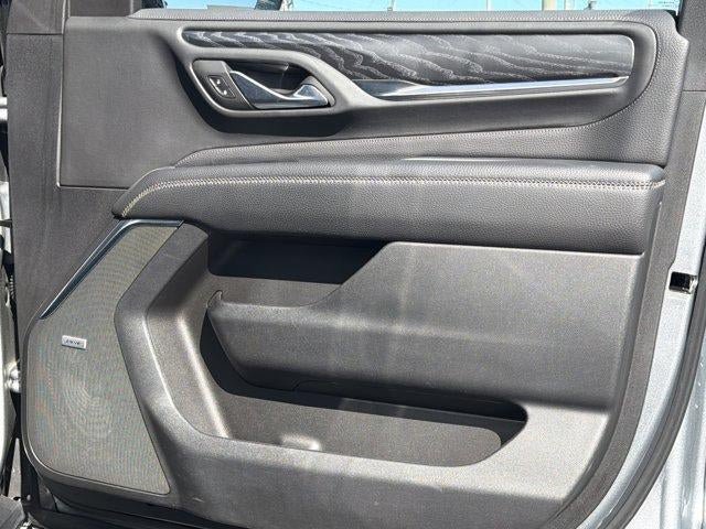 Used 2023 GMC Yukon XL Denali w/ Denali Reserve Package AWD/4WD image 17