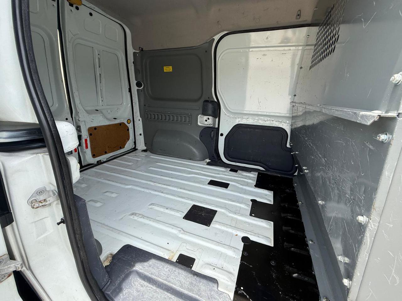 Used 2013 Ford Transit Connect XL FWD image 23