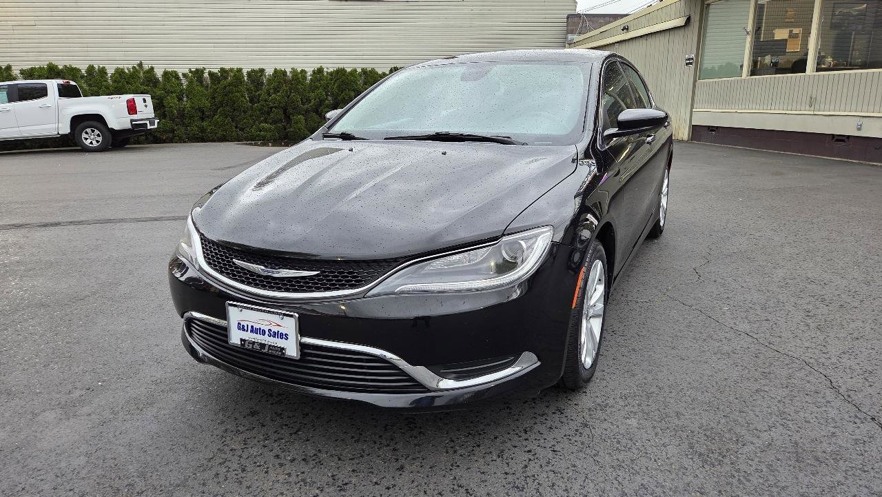 Used 2015 Chrysler 200 Limited w/ Convenience Group FWD image 3