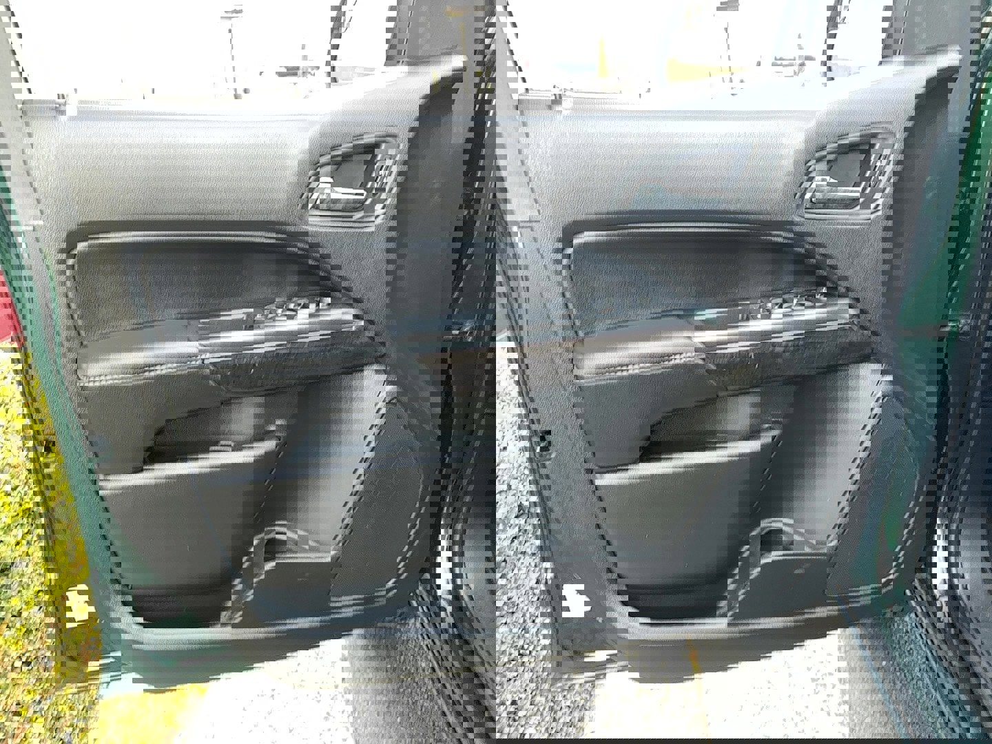 Used 2015 GMC Canyon SLE image 14