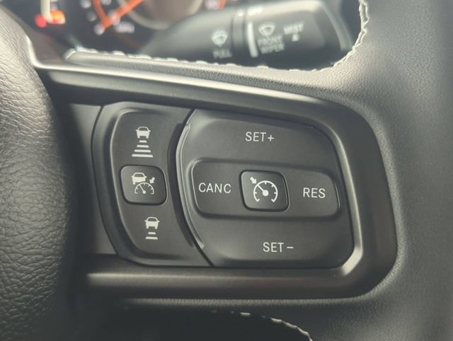 Used 2025 Jeep Gladiator Rubicon AWD/4WD image 14