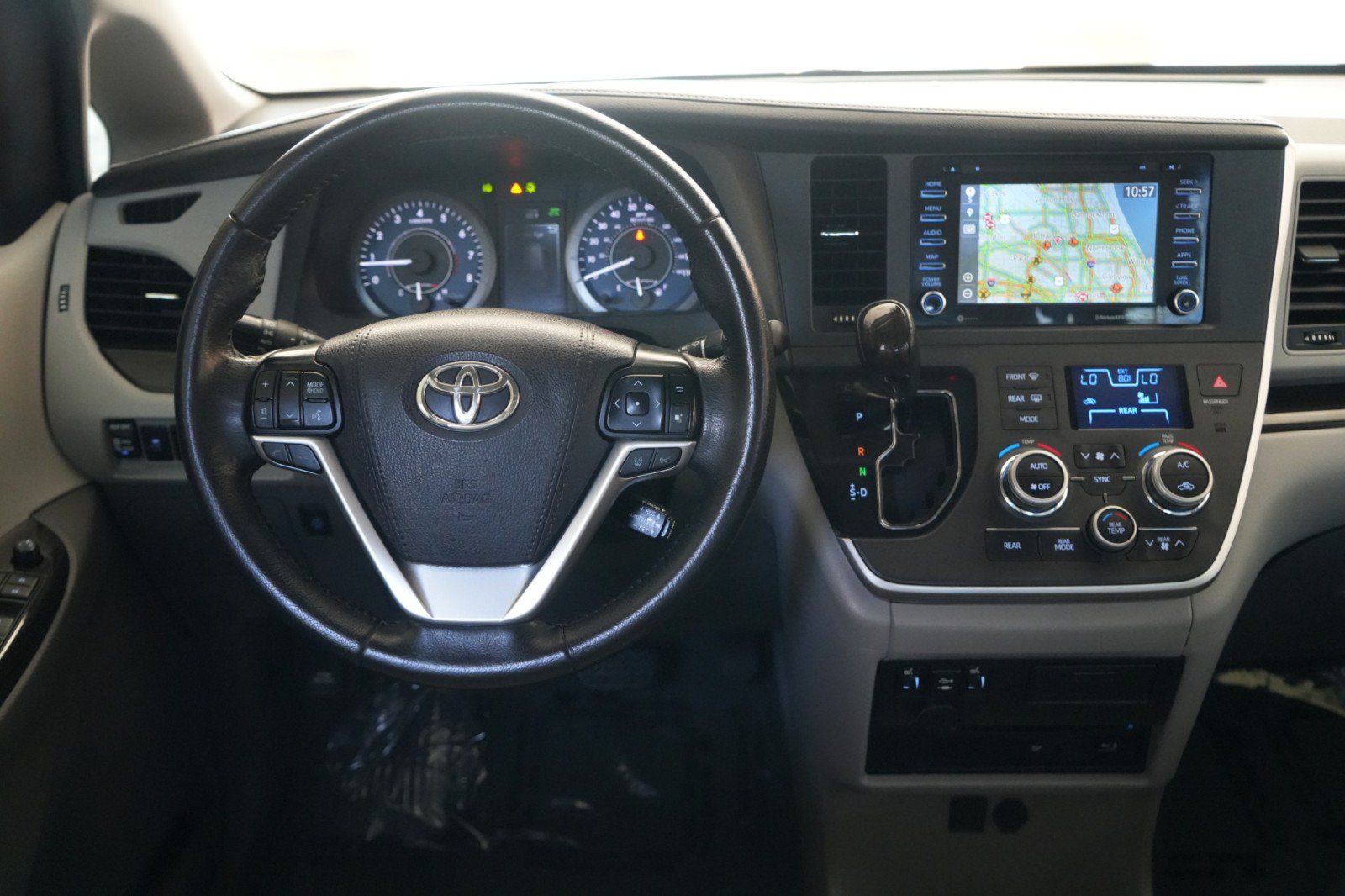 Used 2020 Toyota Sienna XLE Premium AWD/4WD image 9