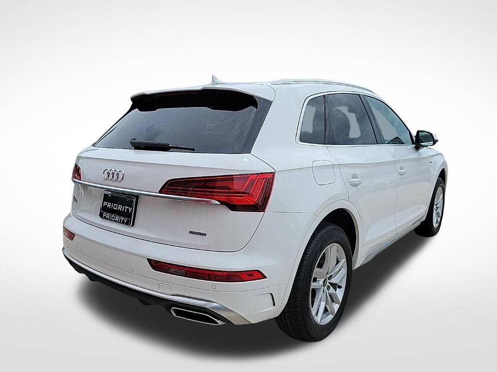 Used 2023 Audi Q5 2.0T Premium w/ Convenience Package AWD/4WD image 3
