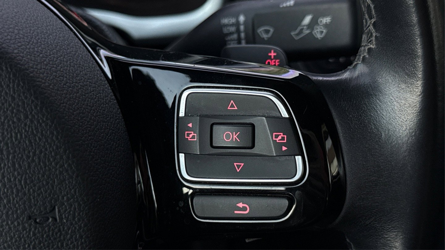 Used 2013 Volkswagen Beetle 2.0T image 25