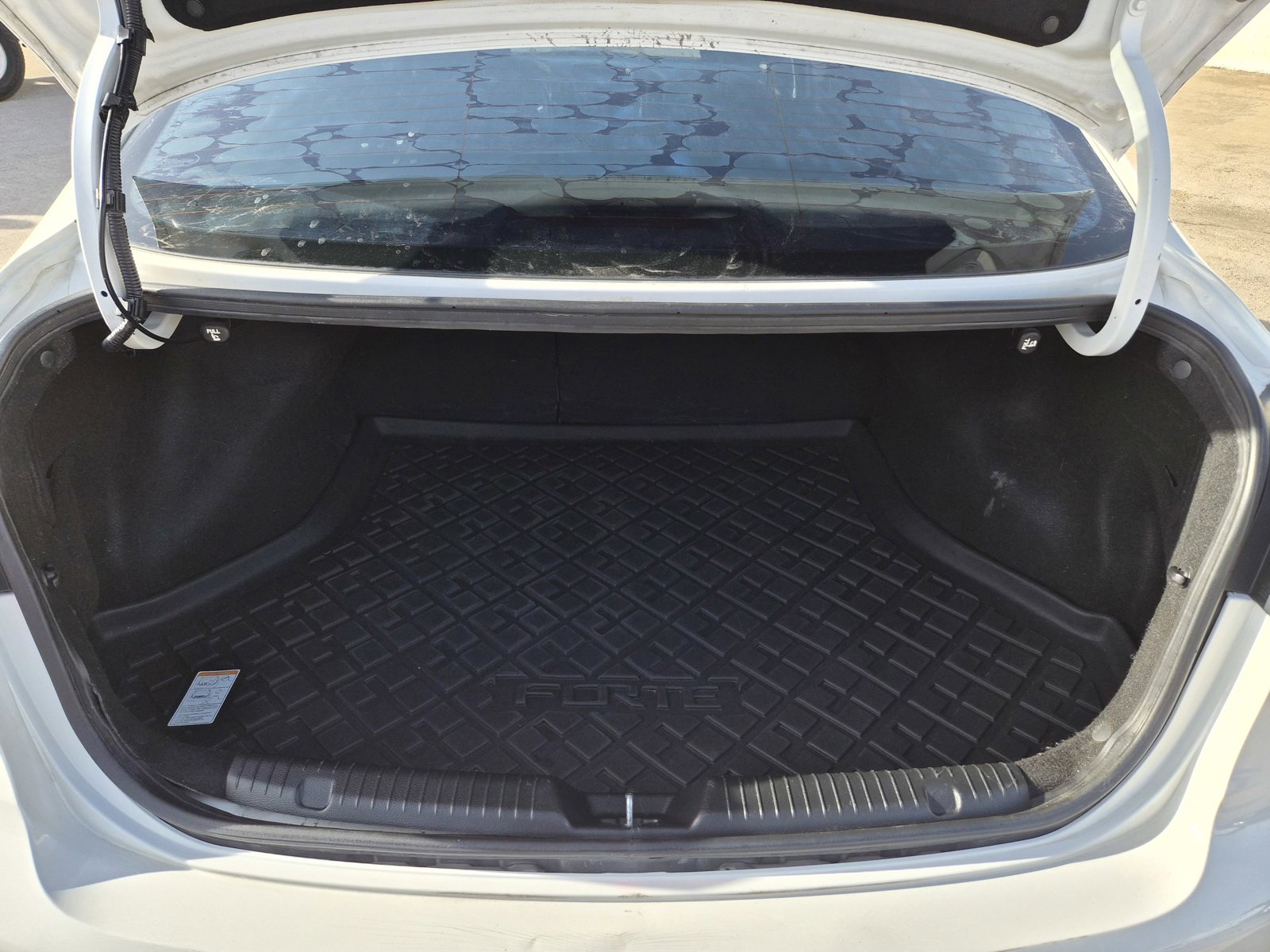 Used 2018 Kia Forte LX image 11