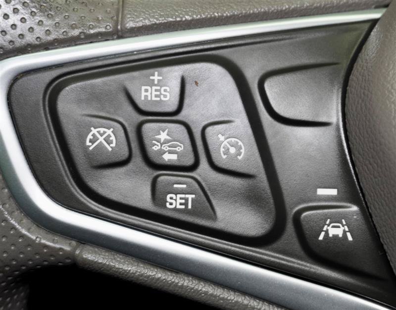 Used 2023 Chevrolet Malibu LT FWD image 26