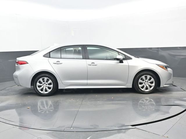 Used 2026 Toyota Corolla LE image 2