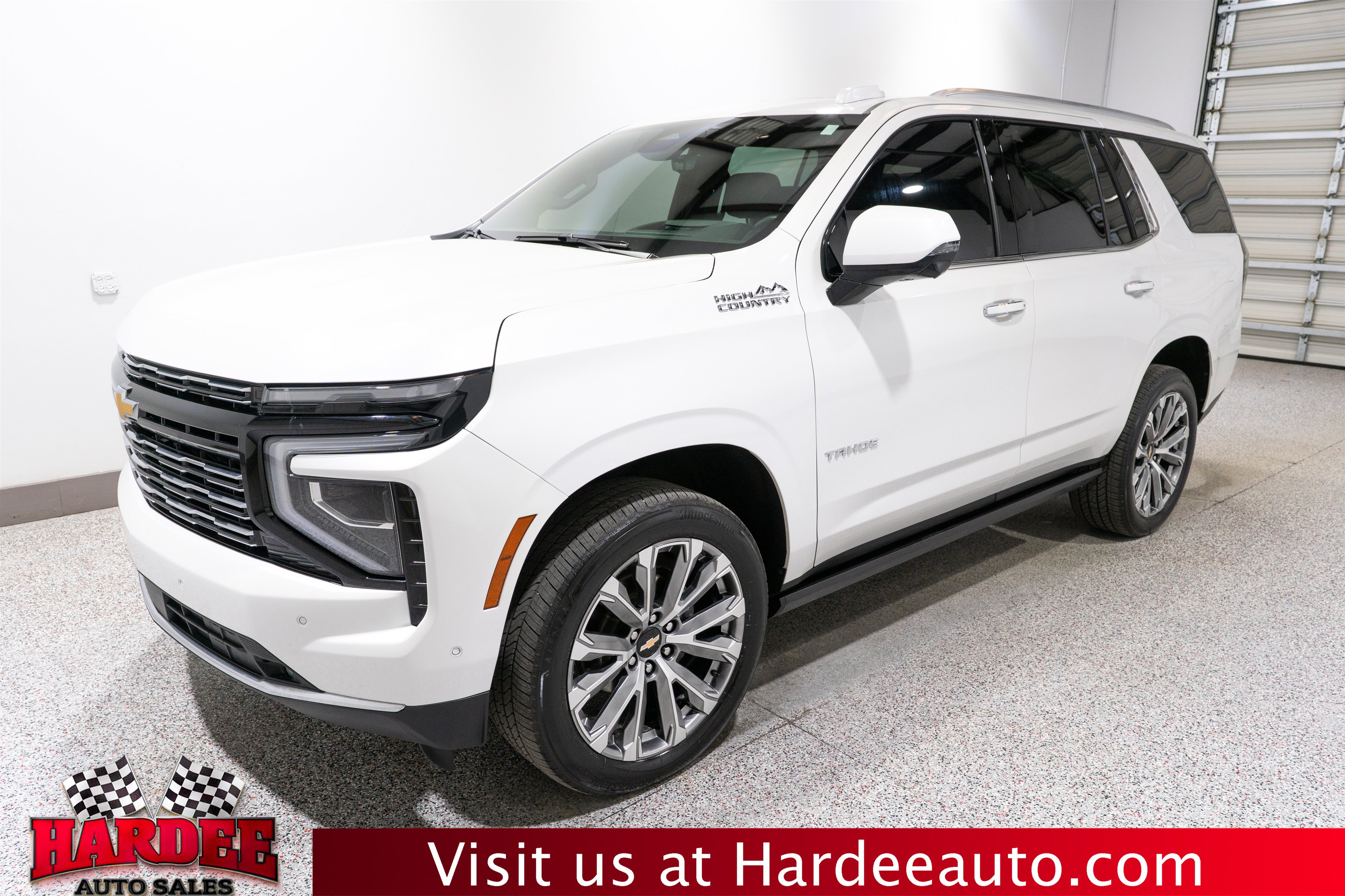 Used 2025 Chevrolet Tahoe High Country AWD/4WD image 2