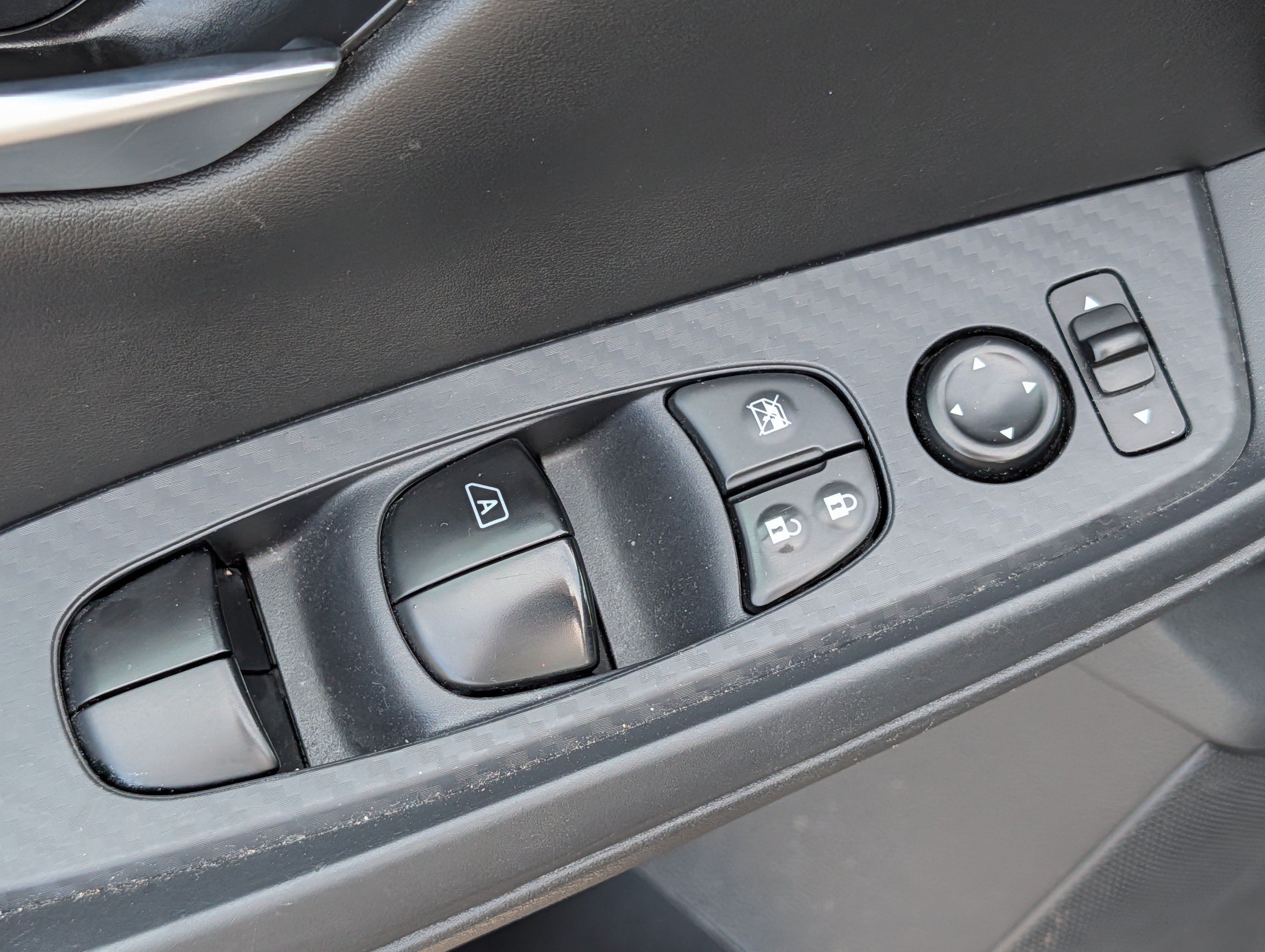 Used 2024 Nissan Sentra SV FWD image 19