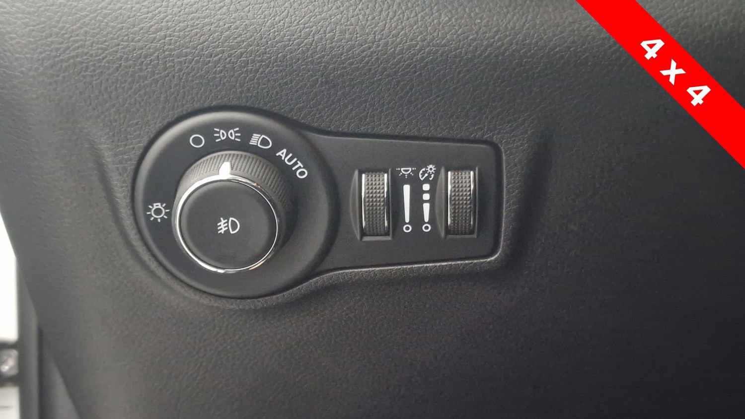 Used 2024 Jeep Compass Latitude image 22