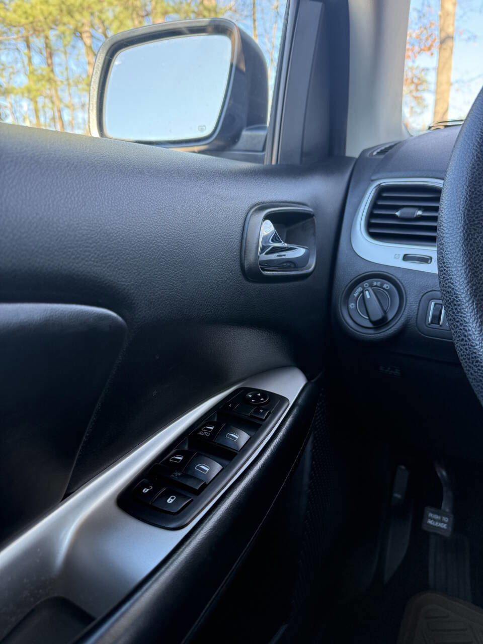 Used 2018 Dodge Journey SE image 9