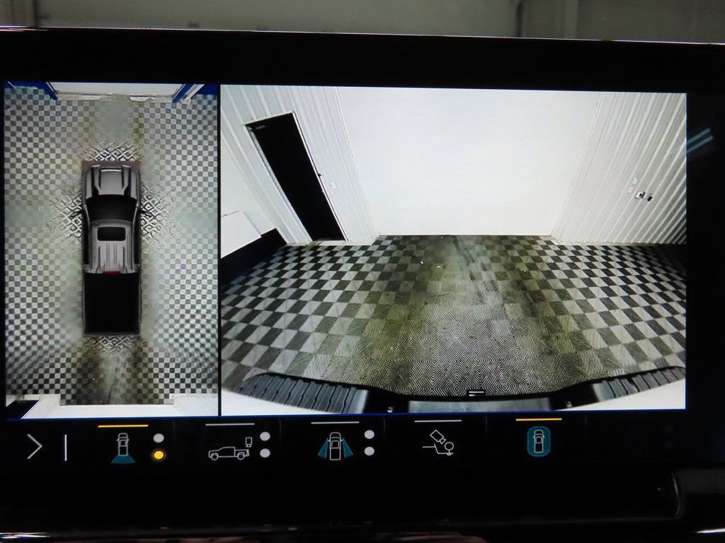 Used 2025 Chevrolet Silverado 2500 ZR2 w/ Technology Package image 15