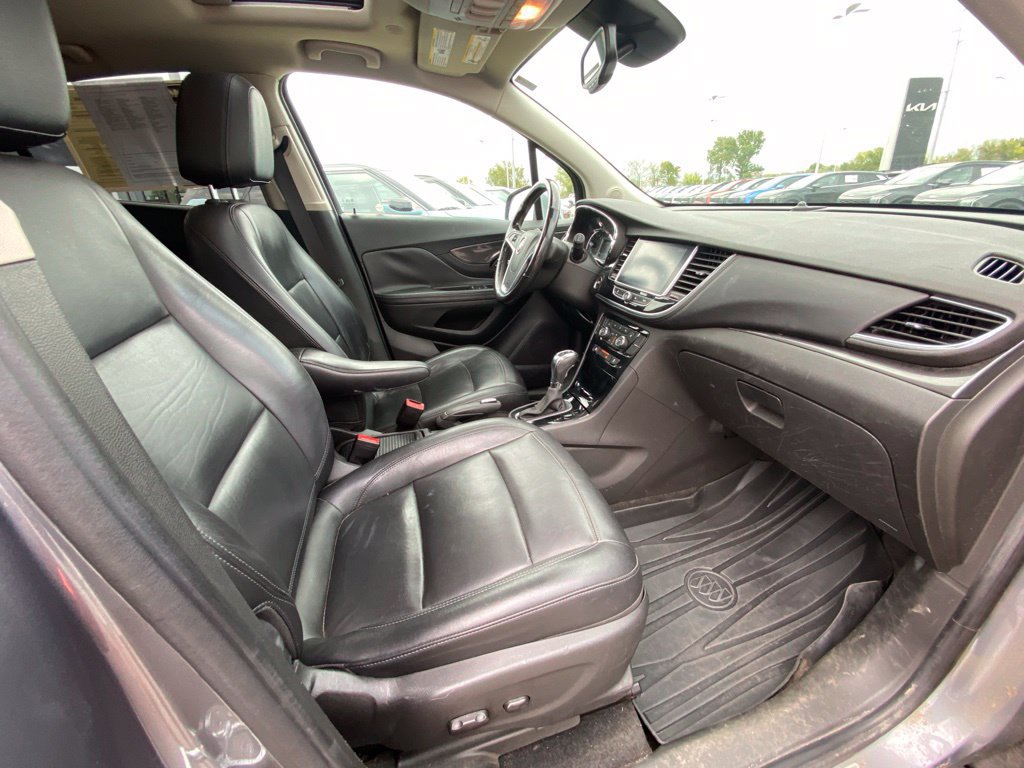 Used 2019 Buick Encore Essence FWD image 24