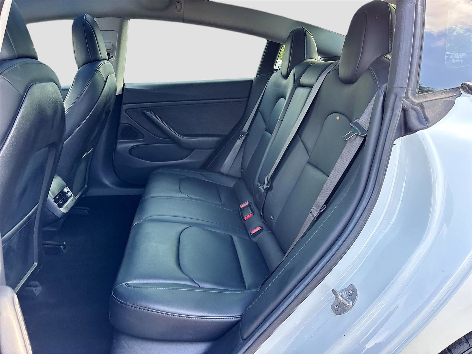 Used 2018 Tesla Model 3 Long Range RWD image 24