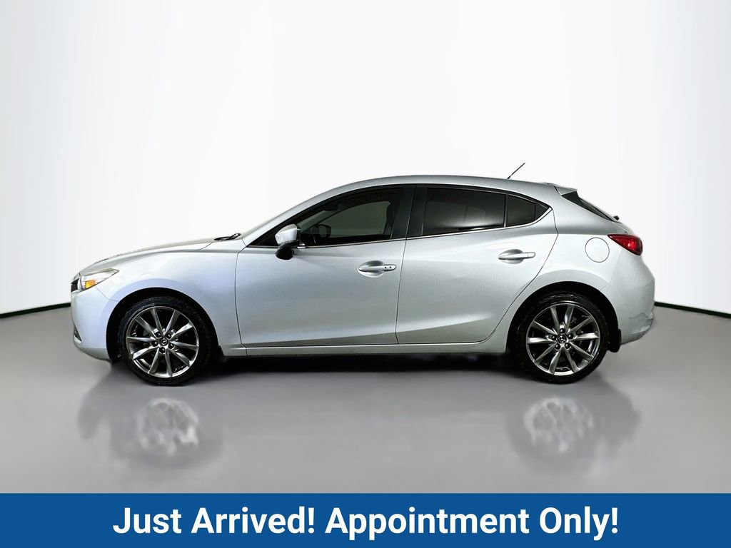 Used 2018 MAZDA MAZDA3 Touring FWD image 4