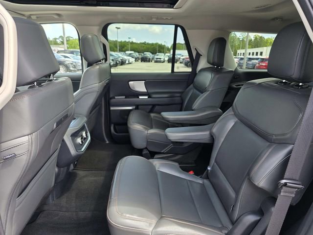Used 2025 Ford Expedition Active RWD image 7