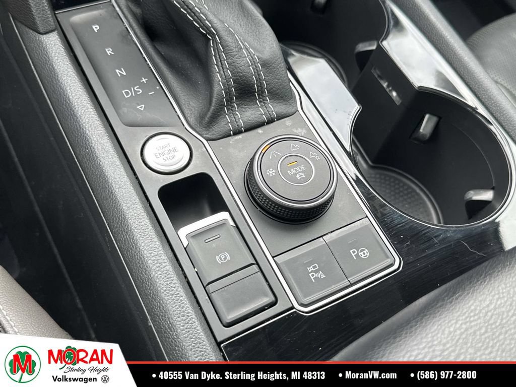 Used 2021 Volkswagen Atlas SEL Premium AWD/4WD image 32
