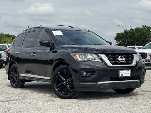 Used 2017 Nissan Pathfinder Platinum FWD image 1